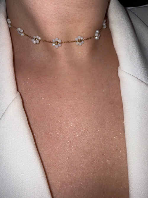 Alina Flower Choker -white