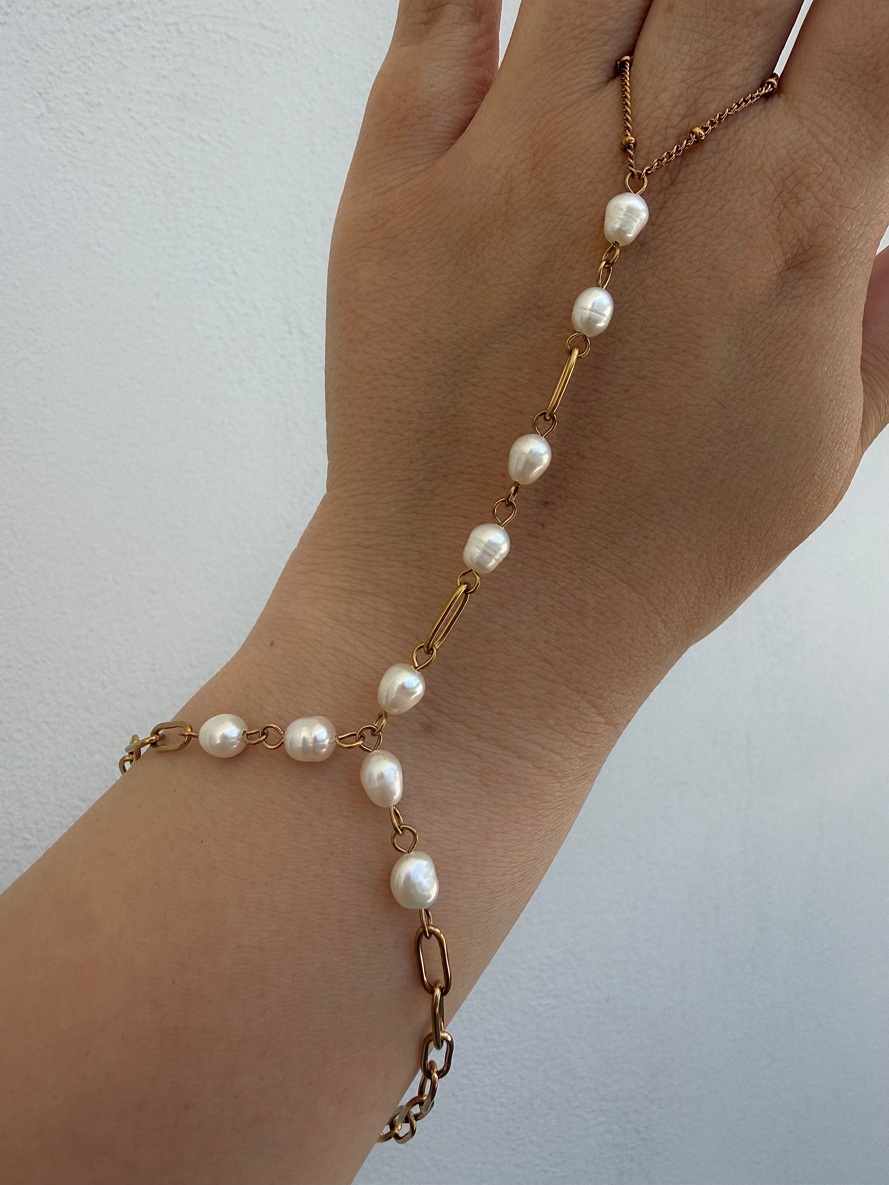 Thalassa Pearl Hand Chain