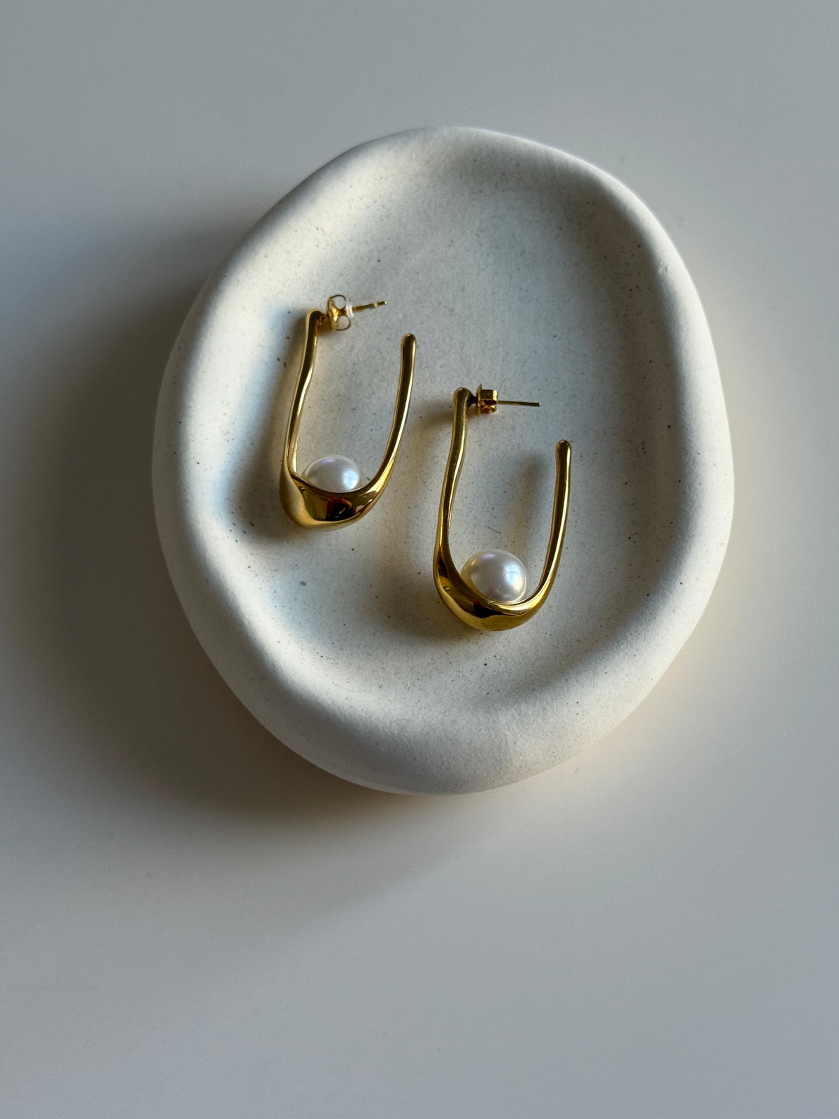 Aura Pearl Earrings
