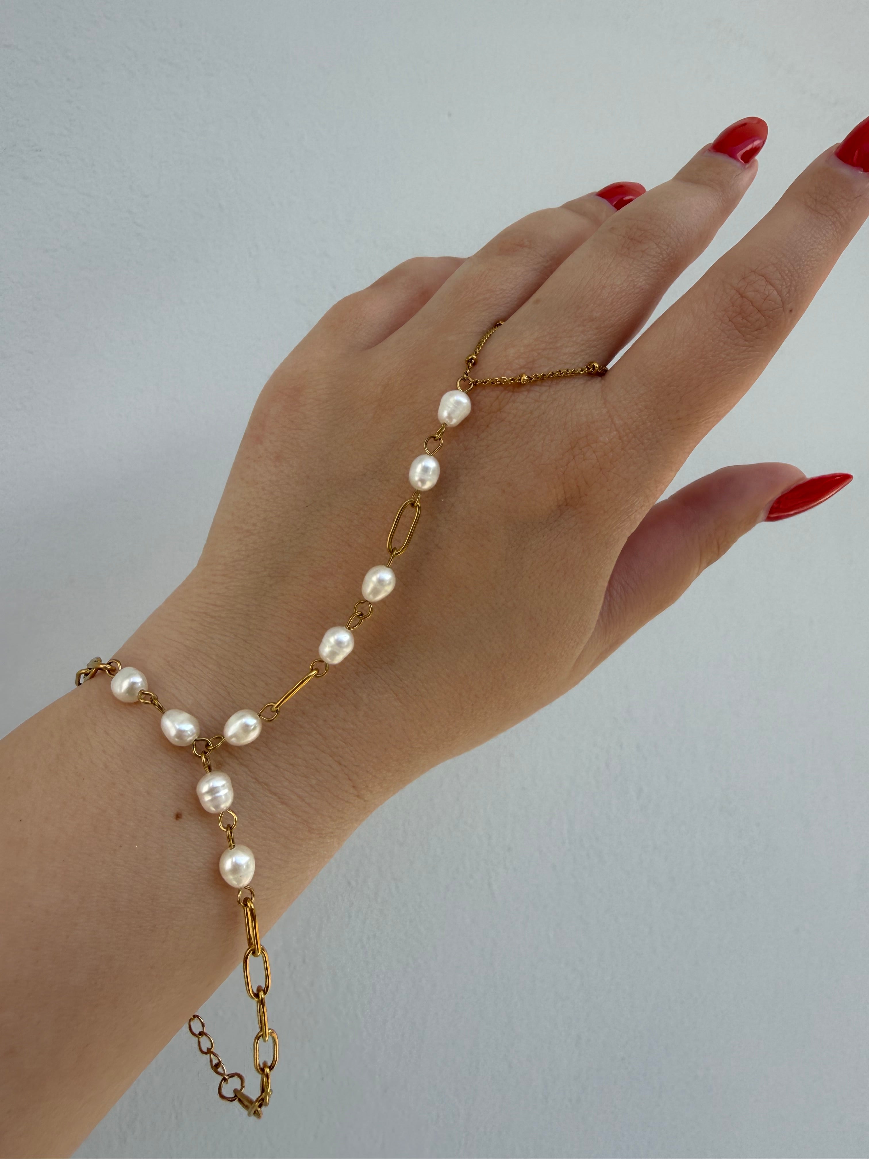 Thalassa Pearl Hand Chain