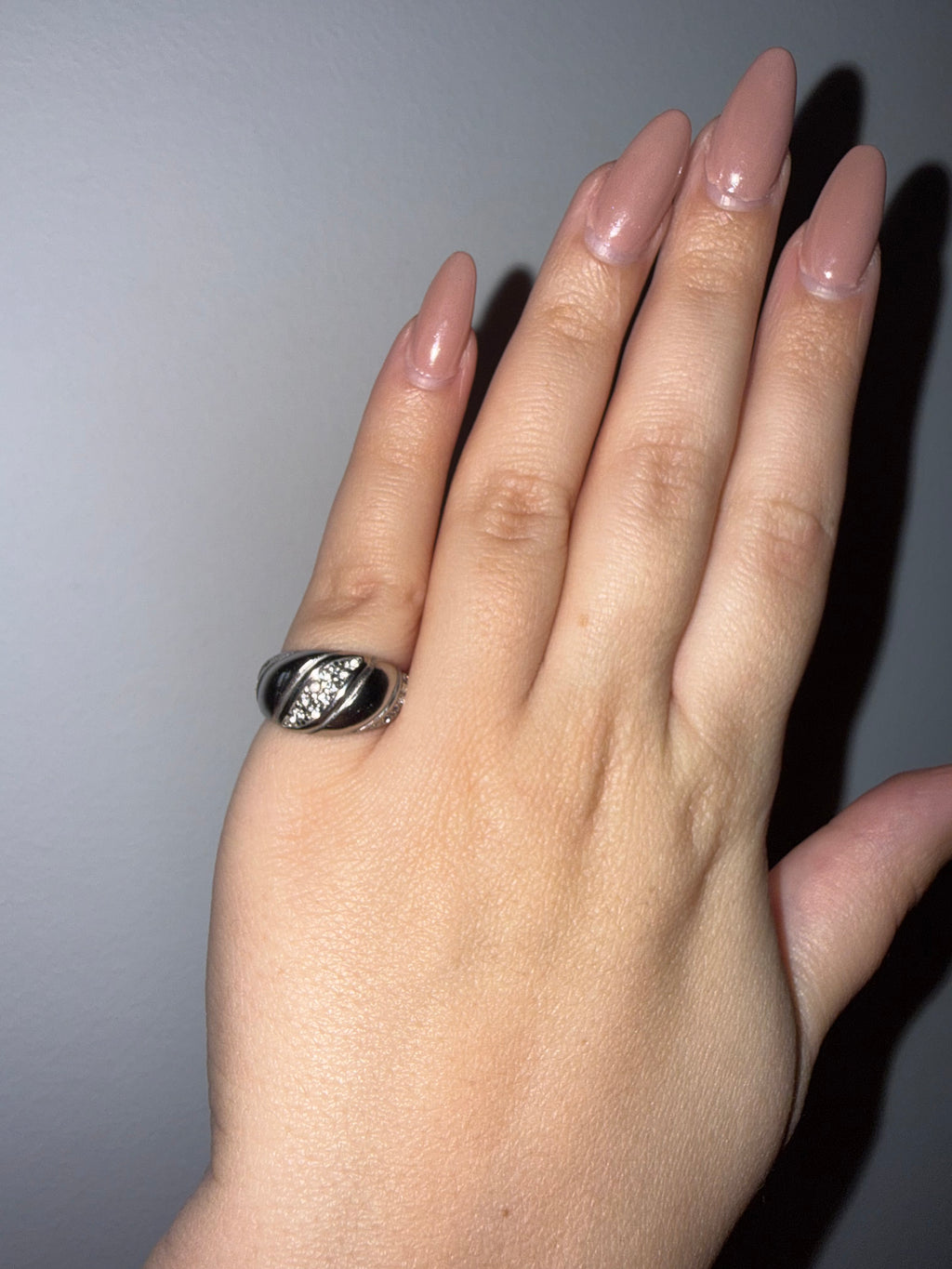 Noir Sevalie Ring